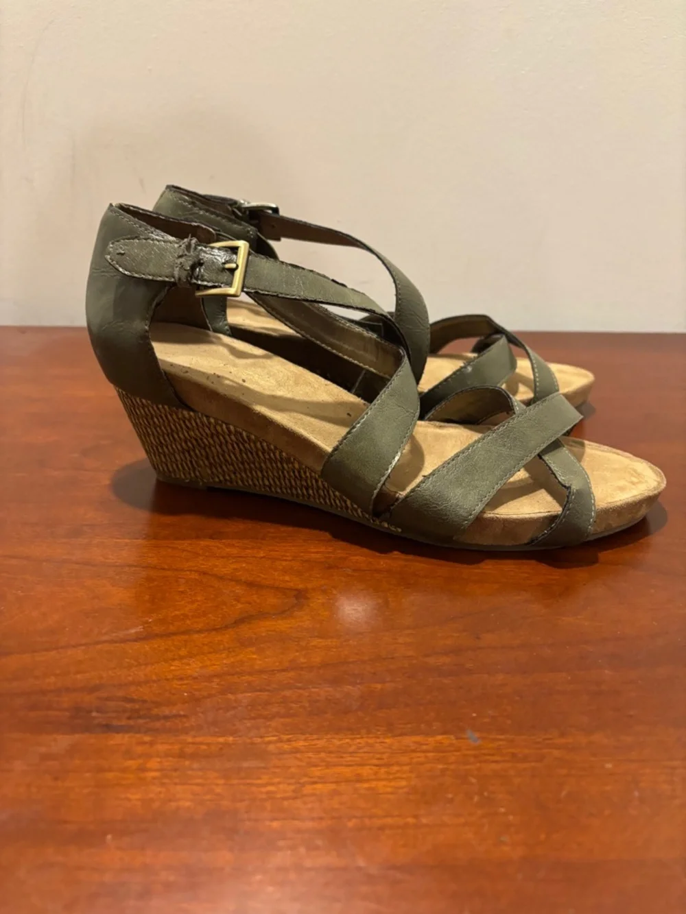 Aerosoles Enlighten Faux Leather Wedge Sandals Olive Size 12